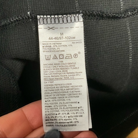 Banana Republic long sleeve cotton blend comfortable top. - Picture 11 of 11